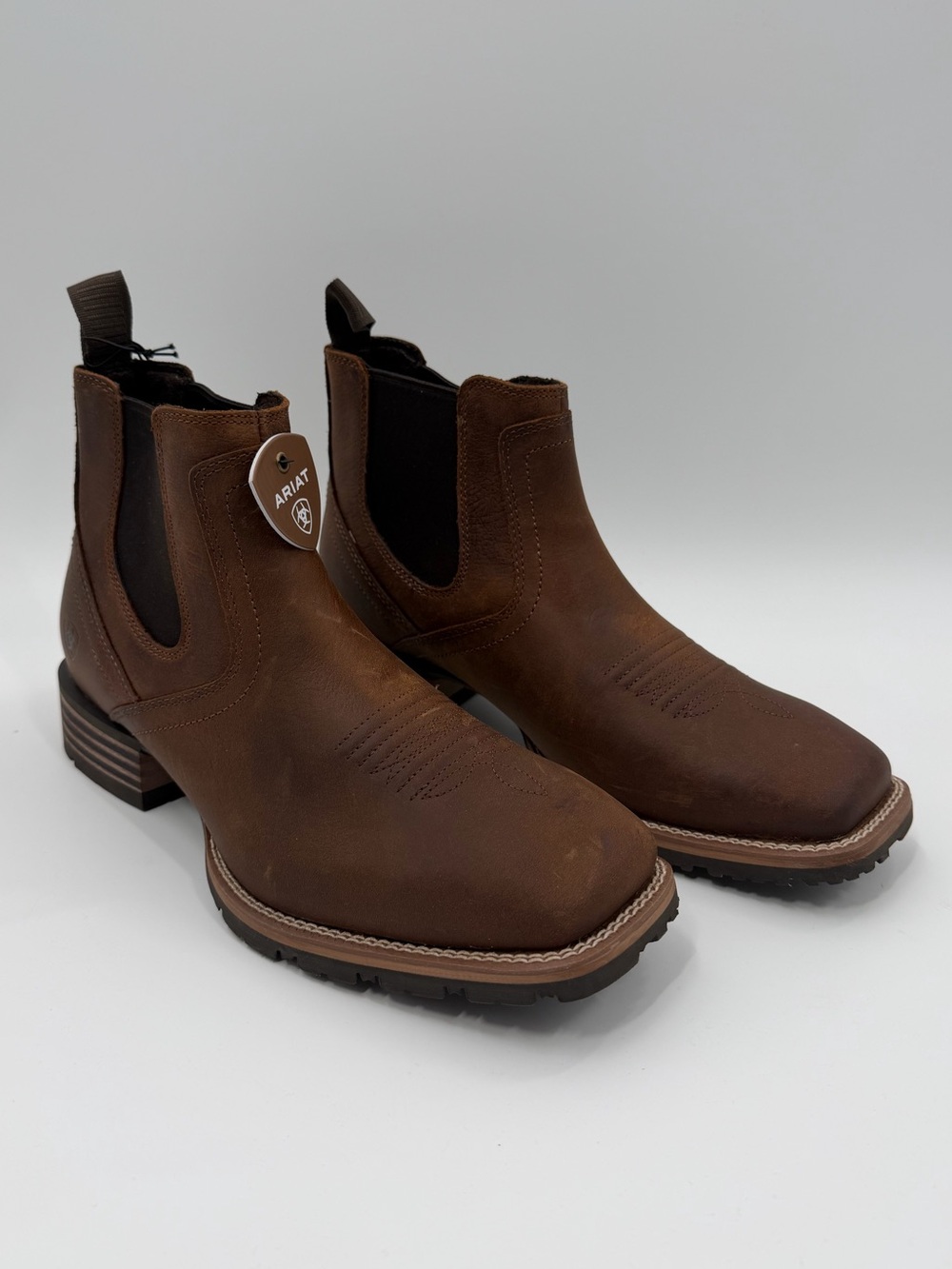 NWT Ariat Hybrid Low Boy Old Earth Leather Boots